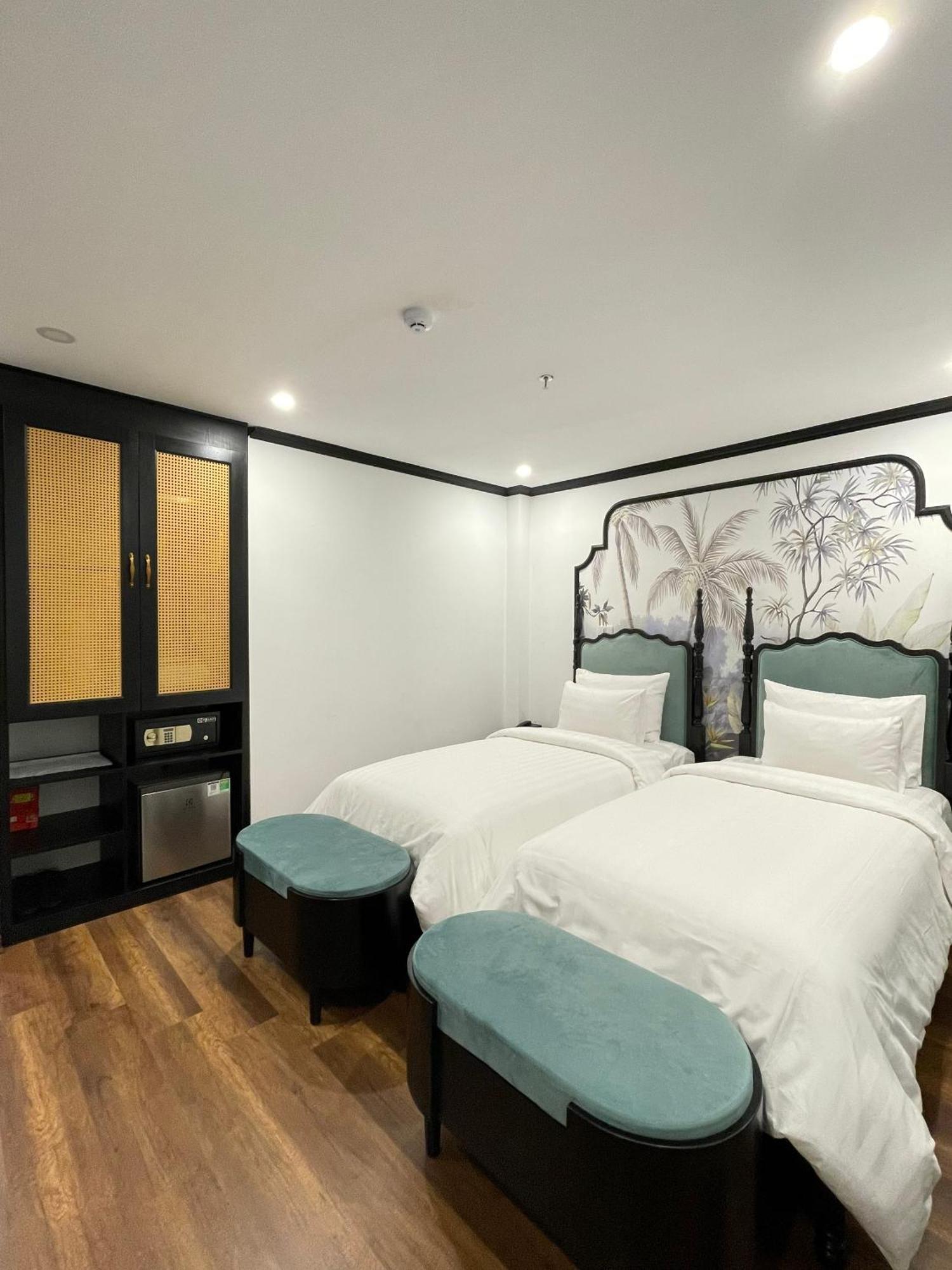 Aquarius Premium Hotel Hanoi Exterior photo