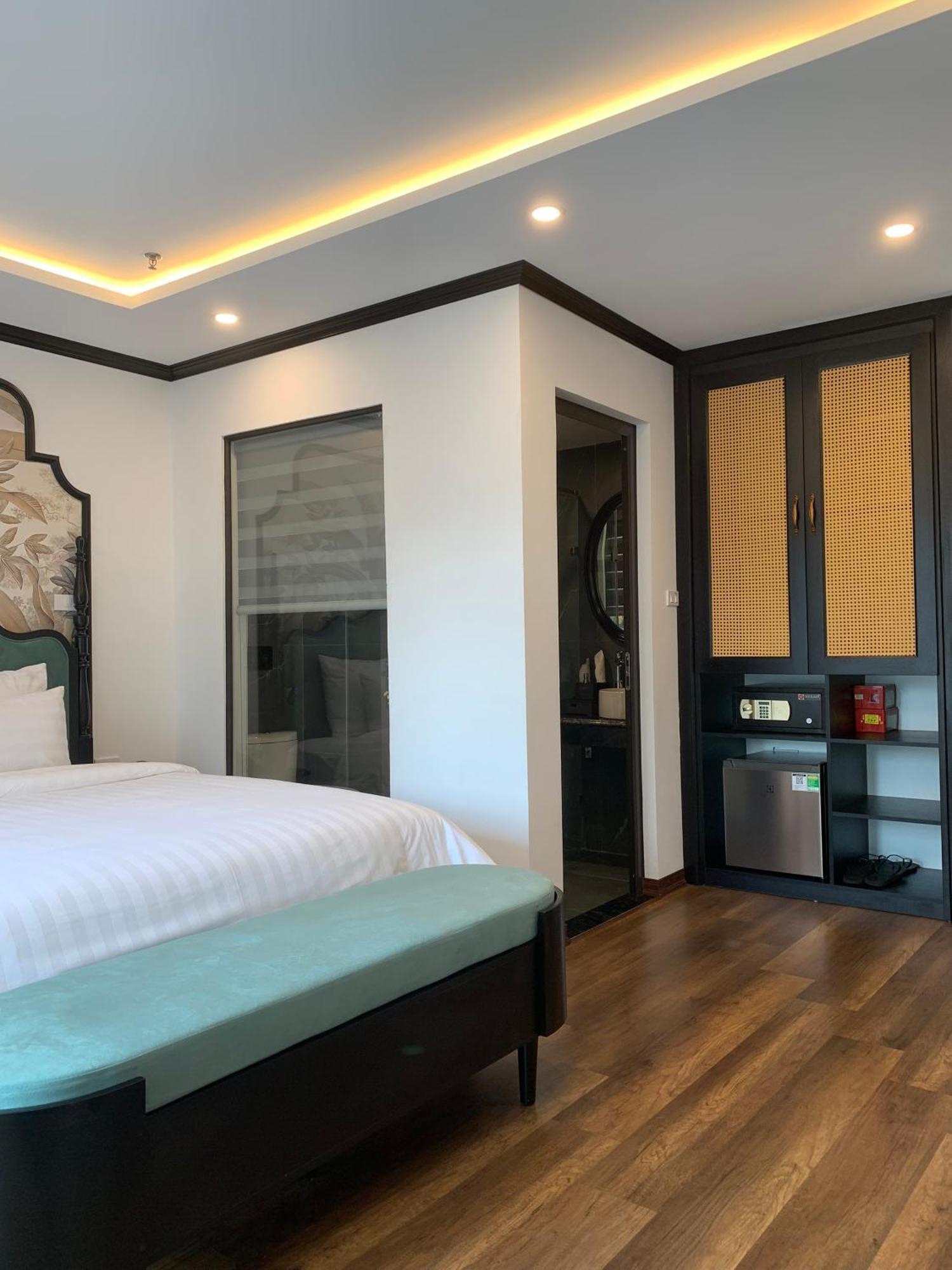 Aquarius Premium Hotel Hanoi Exterior photo